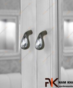 Núm cửa tủ kết hợp đá pha lê NK439-XND (Màu Xám)