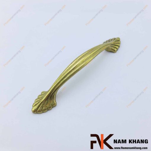 Tay nắm tủ họa tiết đối xứng bằng đồng NKD007-140