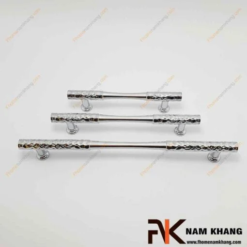 Tay nắm cửa tủ màu trằng bạc NK279M-B-FHOMENAMKHANG