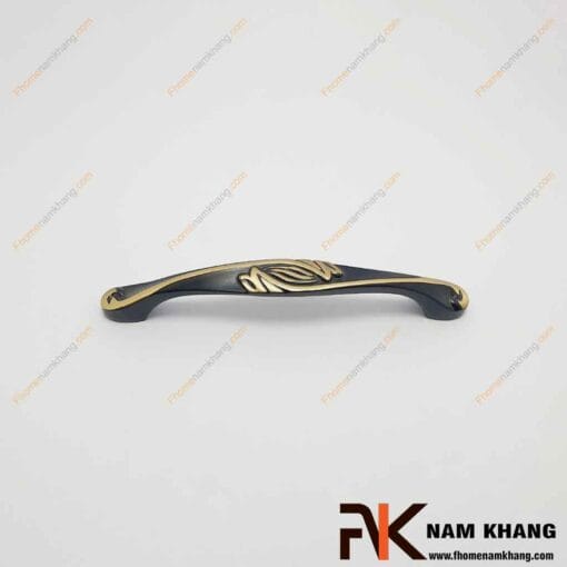 Tay nắm cửa tủ hoa văn cổ điển bằng đồng NK160D-BCF FHOMENAMKHANG